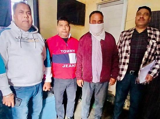 ਐਸਐਚਓ ਨੇ ਸੇਵਾ ਮੁਕਤ ਪੁਲਿਸ ਮੁਲਾਜ਼ਮ ਨੂੰ ਗੈਰ ਕਾਨੂੰਨੀ ਤੌਰ ‘ਤੇ ਕੀਤਾ ਹੋਇਆ ਸੀ ਤਾਇਨਾਤ 10 ਹਜਾਰ ਰੁਪਏ ਰਿਸ਼ਵਤ ਲੈਂਦਾ ਸੇਵਾ ਮੁਕਤ ਹੌਲਦਾਰ ਵਿਜੀਲੈਂਸ ਨੇ ਕੀਤਾ ਰੰਗੇ ਹੱਥੀ ਕਾਬੂ…