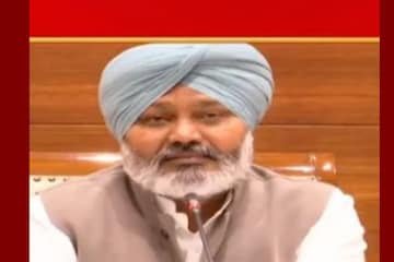 ਪੰਜਾਬ ਸਰਕਾਰ ਨੇ ਕੈਬਨਿਟ ਮੀਟਿੰਗ ‘ਚ ਫੈਸਲੇ ਲੈਂਦਿਆਂ ਐਸਿਡ ਅਟੈਕ ਪੀੜਤਾਂ ਦੀ ਪੈਨਸ਼ਨ ਵਧਾ ਕੇ ਕੀਤੀ 10000 ਰੁਪਏ, ਐਨਆਰਆਈ ਲਈ ਸਪੈਸ਼ਲ 6 ਅਦਾਲਤਾਂ ਨੂੰ ਦਿੱਤੀ ਮਨਜ਼ੂਰੀ : ਵਿੱਤ ਮੰਤਰੀ ਹਰਪਾਲ ਸਿੰਘ ਚੀਮਾ