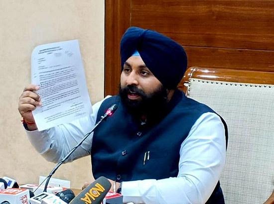 ਪੰਜਾਬ ਦੇ ਸਮੂਹ ਸਕੂਲਾਂ ਵਿੱਚ ਪੰਜਾਬੀ ਨੂੰ ਮੁੱਖ ਵਿਸ਼ੇ ਵਜੋਂ ਨਾ ਪੜ੍ਹਾਉਣ ‘ਤੇ ਸਰਟੀਫਿਕੇਟ ਨੂੰ ਨਹੀਂ ਮਿਲੇਗੀ ਮਾਨਤਾ : ਹਰਜੋਤ ਸਿੰਘ ਬੈਂਸ