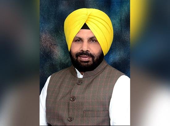 ਆਰਓਬੀ ਬਾਰੇ ਕੇਂਦਰੀ ਰੇਲ ਰਾਜ ਮੰਤਰੀ ਰਵਨੀਤ ਬਿੱਟੂ ਦੇ ਦਾਅਵੇ ਨੂੰ ਕੀਤਾ ਰੱਦ ਬਿਆਨ ਦੇਣ ਤੋਂ ਪਹਿਲਾਂ ਤੱਥਾਂ ਦੀ ਕਰ ਲੈਣੀ ਚਾਹੀਦੀ ਪੜਤਾਲ : ਲੋਕ ਨਿਰਮਾਣ ਮੰਤਰੀ ਈਟੀਓ