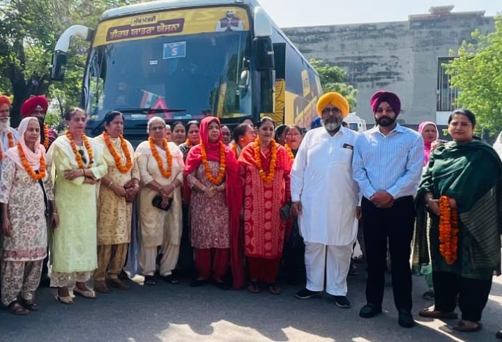 ਮੁੱਖ ਮੰਤਰੀ ਤੀਰਥ ਯਾਤਰਾ ਯੋਜਨਾ ਤਹਿਤ ਸੀਨੀਅਰ ਯੂਥ ਆਗੂ ਸਰਬਜੀਤ ਸਿੰਘ ਸਮਾਣਾ ਹੋਰਾਂ ਕੀਤੀ ਮੋਹਾਲੀ ਤੋਂ 23ਵੀਂ ਬੱਸ ਕੀਤੀ ਰਵਾਨਾ…