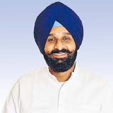 ਅਕਾਲੀ ਦਲ ਬਾਦਲ ਦੇ ਸੀਨੀਅਰ ਆਗੂ ਬਿਕਰਮ ਮਜੀਠੀਆ ਖ਼ਿਲਾਫ਼ ਲੁੱਕ ਆਊਟ ਹੋਇਆ ਜਾਰੀ ਐਫਆਈਆਰ ਦੀ ਕਾਪੀ ਆਈ ਸਾਹਮਣੇ…
