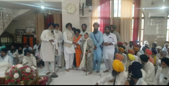 ਖਾਲਸਾ ਪੰਥ ਦੀ ਡਿੱਗੀ ਪੱਗ ਨੂੰ ਮੁੜ ਖਾਲਸਾ ਪੰਥ ਦੇ ਸਿਰ ‘ਤੇ ਰੱਖਣ ਵਾਲੇ ਮਲੋਆ ਪਰਿਵਾਰ ਦੀਆਂ ਕੁਰਬਾਨੀਆਂ ਨੂੰ ਸਿੱਖ ਇਤਿਹਾਸ ਦੇ ਸੁਨਹਿਰੀ ਪੰਨਿਆ ‘ਤੇ ਰਹਿੰਦੀ ਦੁਨੀਆਂ ‘ਚ ਰਹੇਗਾ ਹਮੇਸ਼ਾ ਯਾਦ : ਸ. ਸਿਮਰਨਜੀਤ ਸਿੰਘ ਮਾਨ