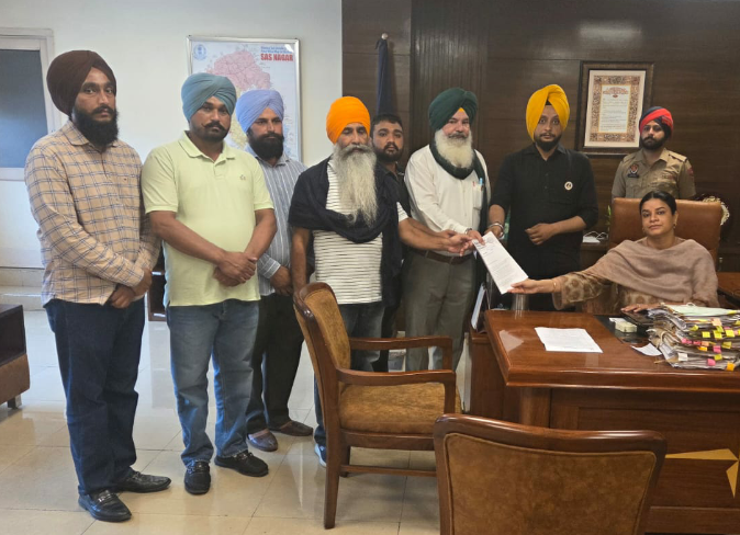 ਸ਼ੇਰ ਏ ਪੰਜਾਬ ਕਿਸਾਨ ਯੂਨੀਅਨ ਦੇ ਜ਼ਿਲ੍ਹਾ ਇਕਾਈ ਵੱਲੋਂ  ਕਰ ਮੁਕਤ ਵਪਾਰ ਸਮਝੌਤੇ ਅਤੇ ਲੈਂਡ ਪੂਲਿੰਗ ਪਾਲਸੀ ਦੇ ਵਿਰੋਧ ‘ਚ ਡੀ ਸੀ ਮੋਹਾਲੀ ਨੂੰ ਦਿੱਤਾ ਹੱਕ ਪੱਤਰ : ਪ੍ਰਧਾਨ ਜਗਵੀਰ ਸਿੰਘ ਘੜੂੰਆਂ